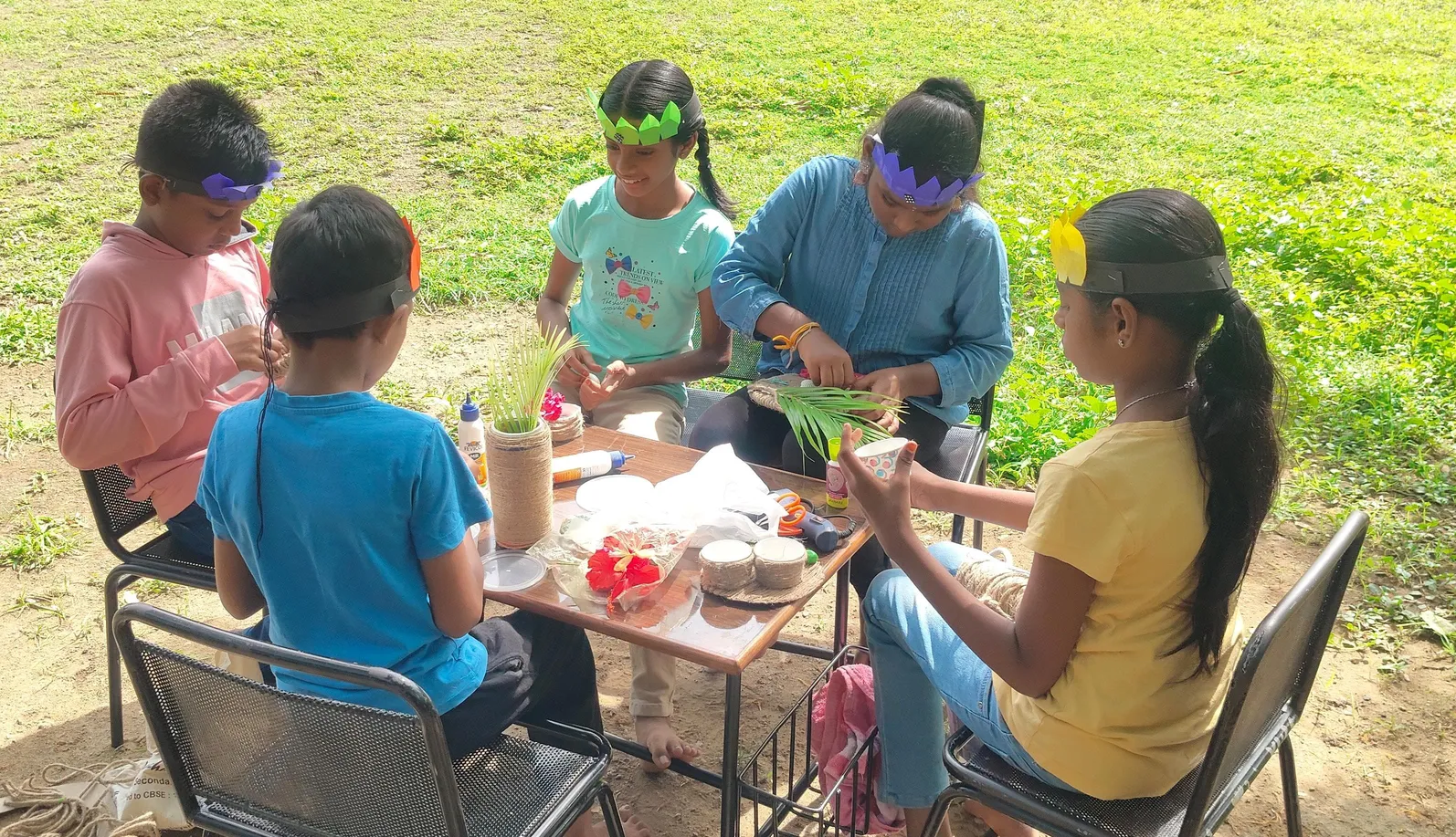 Students working together on their jute projects.